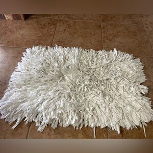 White Shag Bath Rug - Plush Cotton Bathroom Mat